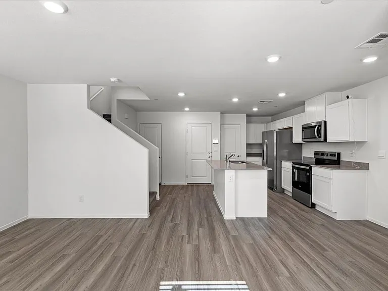 9366 Soothing Sea St — Photo 4