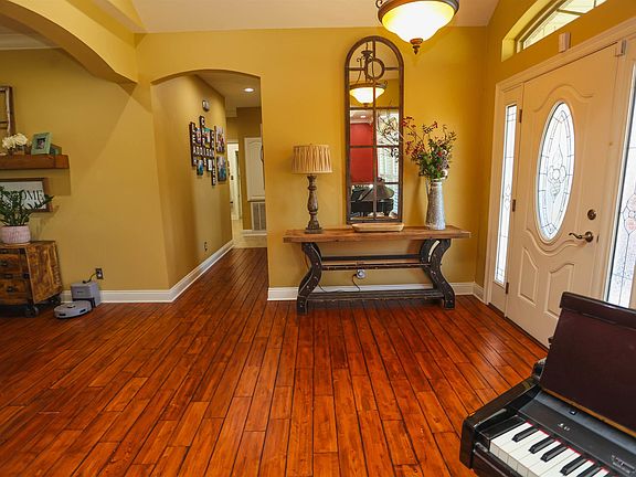5th image of 205 Greystone Ln