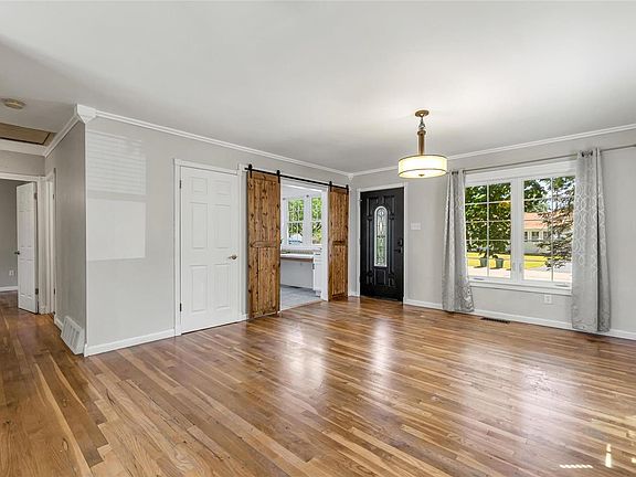 4th image of 12143 Sunnycrest Pl