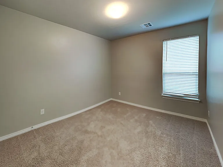 12516 NW 139th Ter — Photo 11