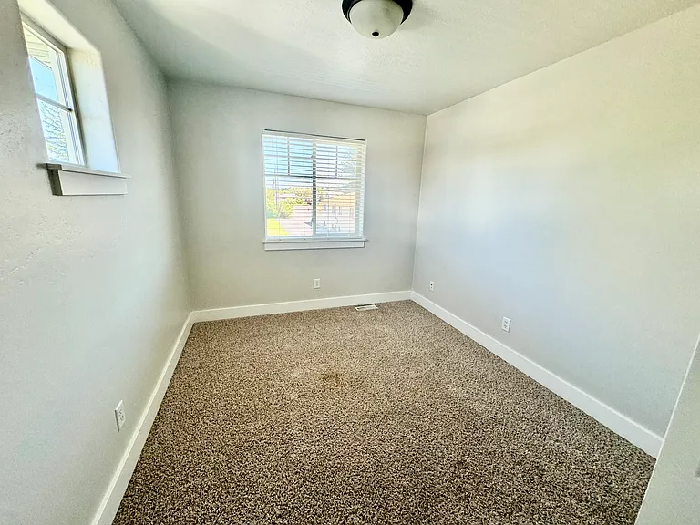 177 S 4 W — Photo 26