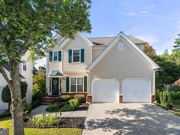 3rd image of 2450 Lakebrooke Dr