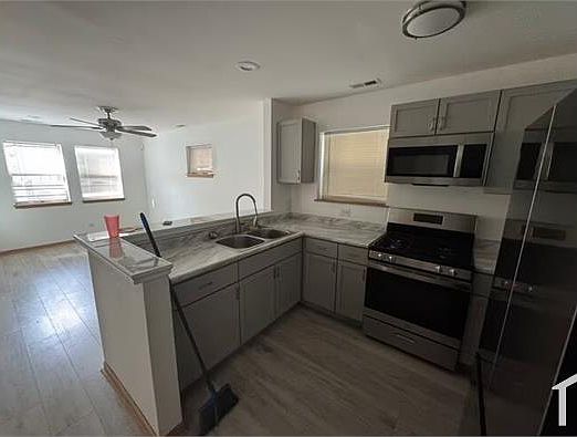 4th image of 7653 S Green St
