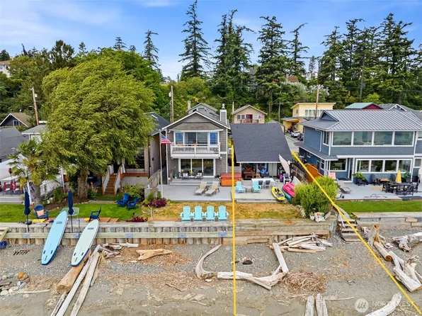 872 Juniper Pointe Lane, Camano Island, WA 98282