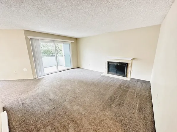13741 15th Ave NE APT C2, Seattle, WA 98125