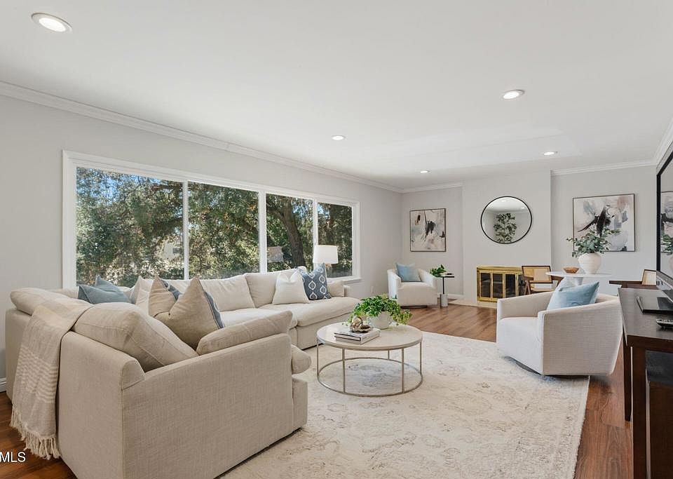 1st image of 4405 Vista Pl