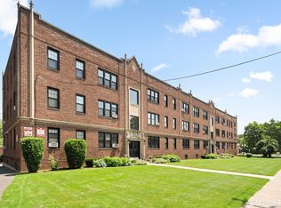 6 Highland St APT B2, West Hartford, CT 06119