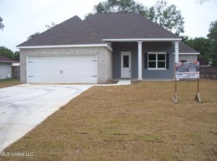 3229 N 4th St, Ocean Springs, MS 39564