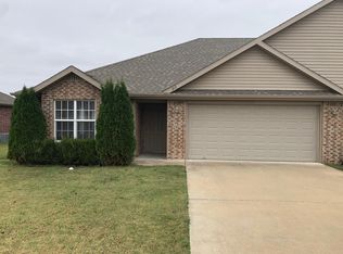 212 Foxglove St, Centerton, AR 72719