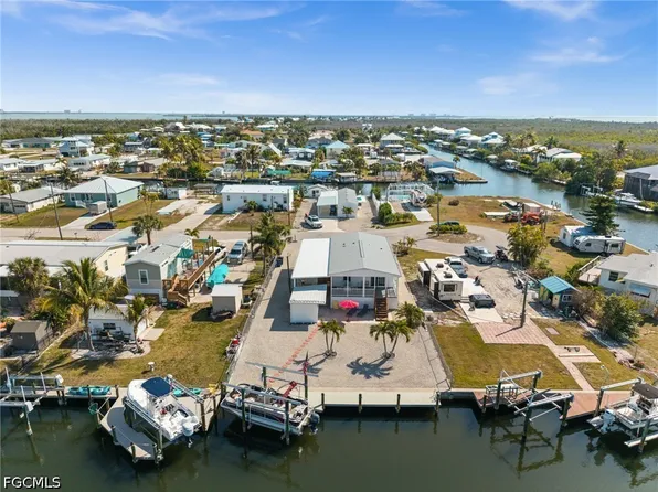 2705 Patterson Ct, Saint James City, FL 33956