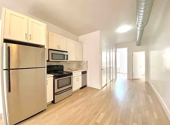 Rented by Bruma Realty LLC | media 1