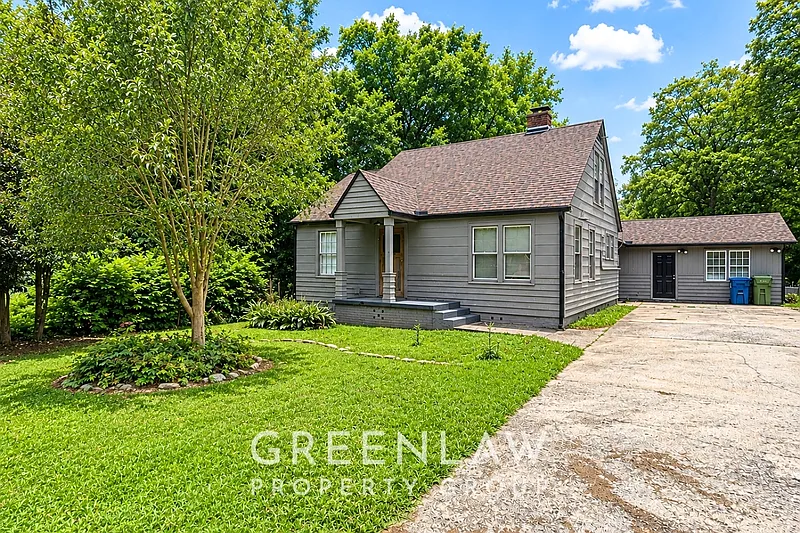 3 bed, 2.0 bath, 1256 sqft, $2,495 — Photo 2
