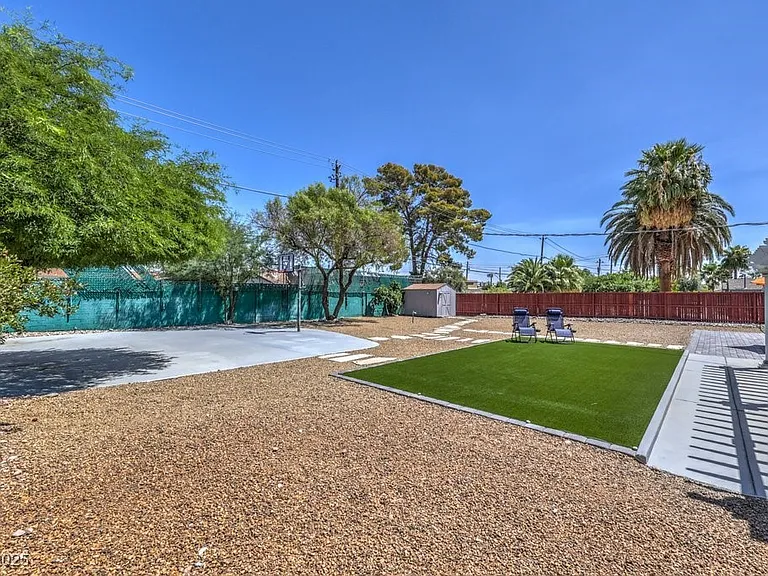 2400 Sherman Pl — Photo 31