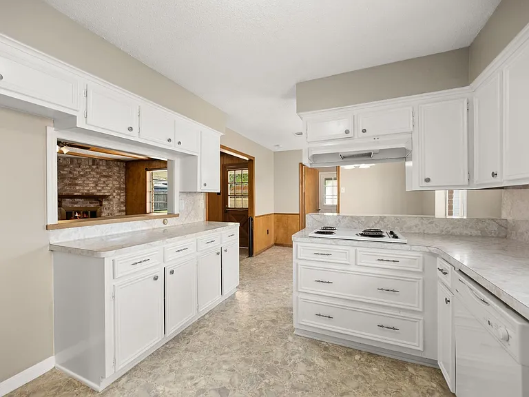 5923 Pebble Springs Dr — Photo 13