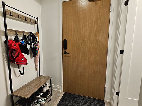 5th image of 2369 Danforth Ave #801
