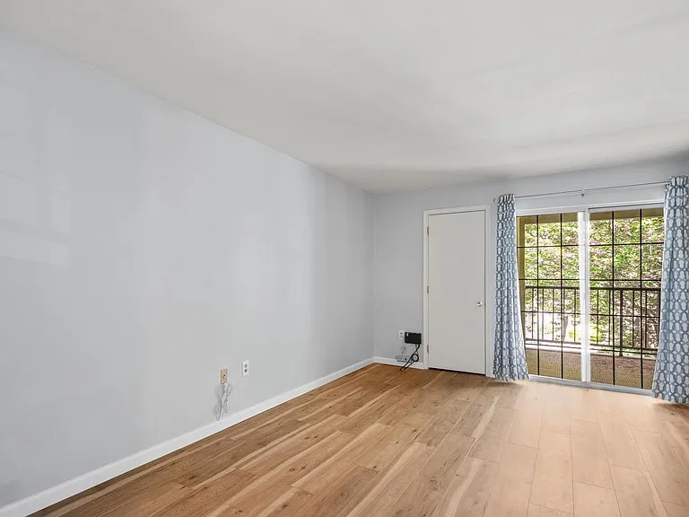 192 Valley Stream Ln — Photo 8