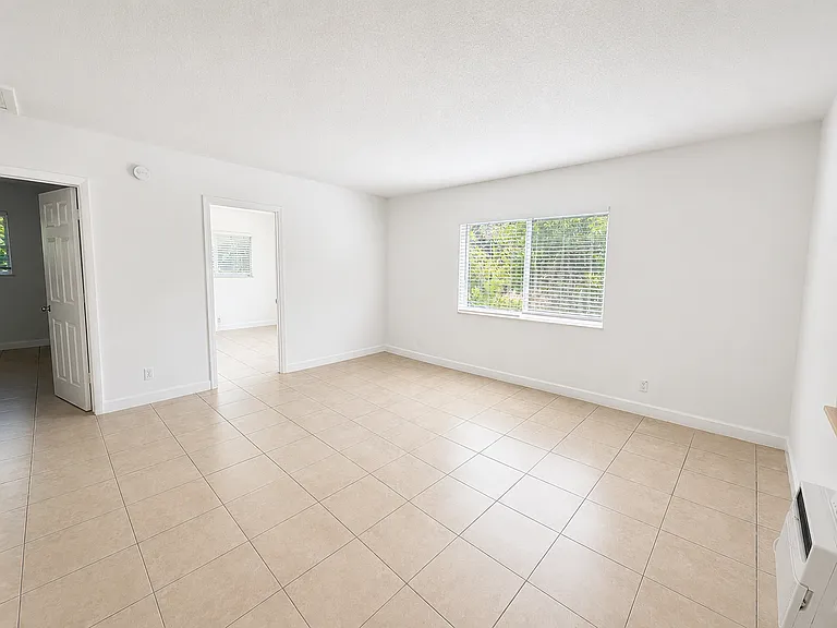 701 SW 14th Ave — Photo 12
