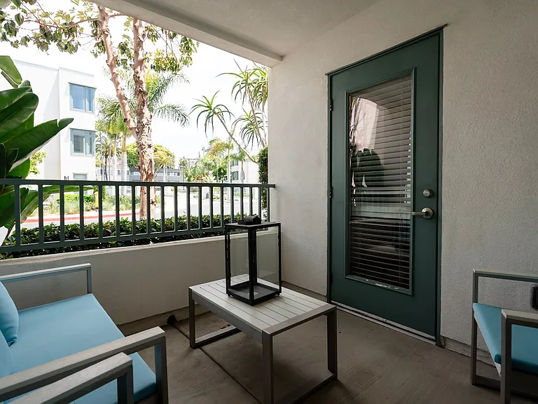 Dylan Point Loma Apartments — Photo 21