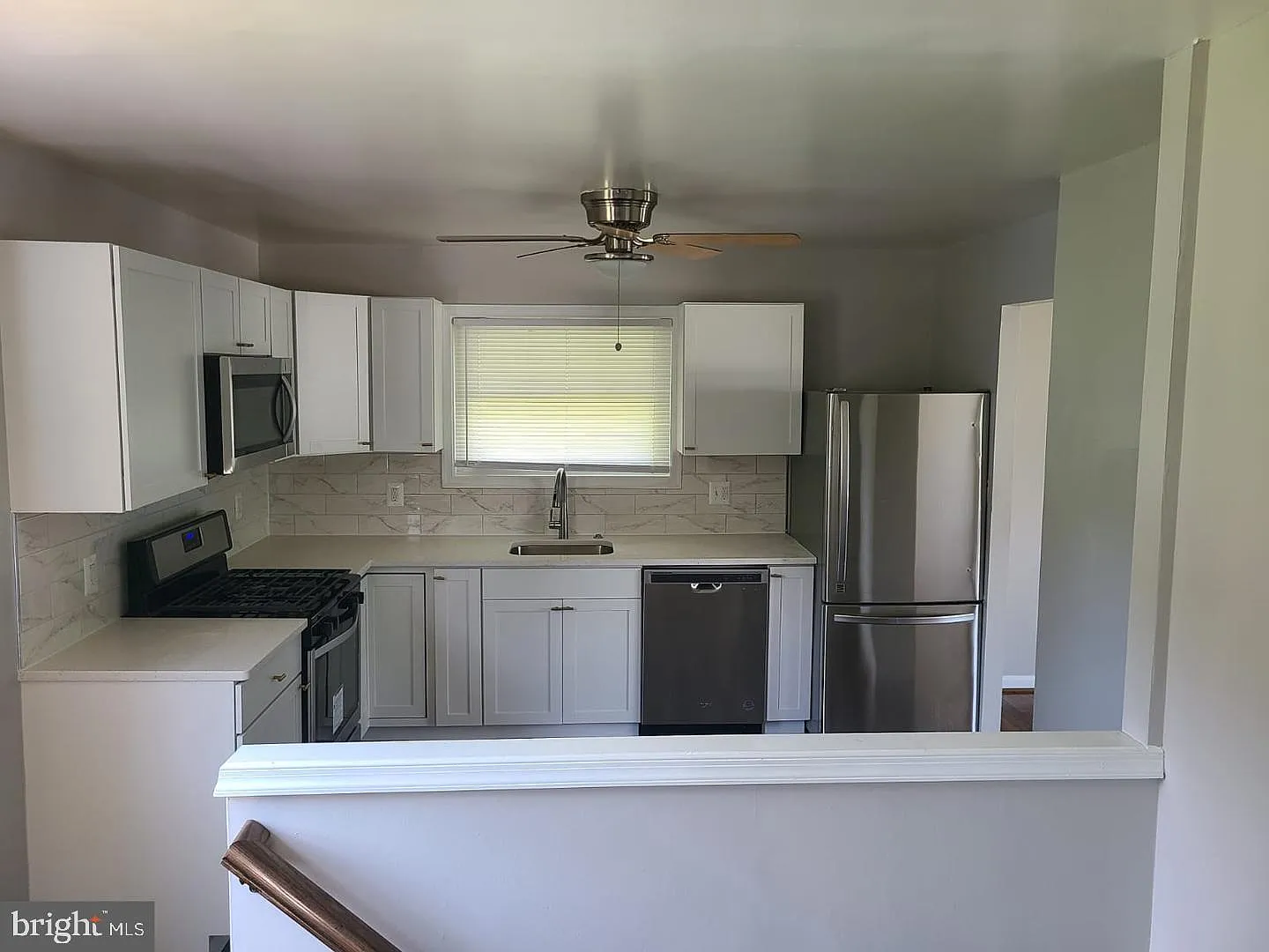 3 bed, 1.5 bath, 1470 sqft, $2,750 — Photo 2