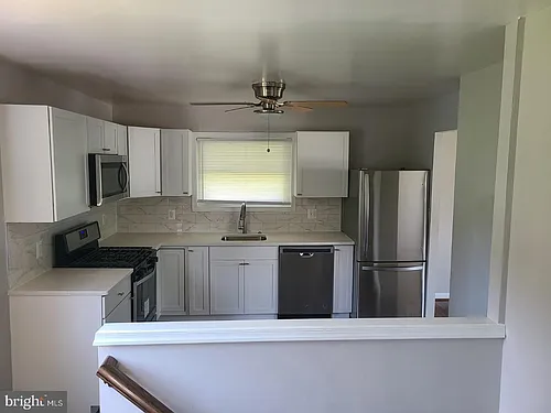 7657 3rd Ave Photo 1