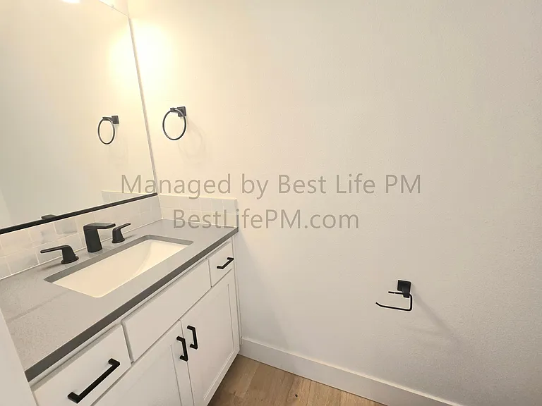 310 NE 58th Ave — Photo 12