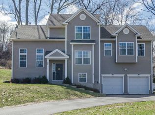 38 Dogwood Rd, Hopewell Junction, NY 12533