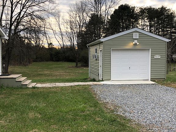 3rd image of 10632 Robert E Lee Dr
