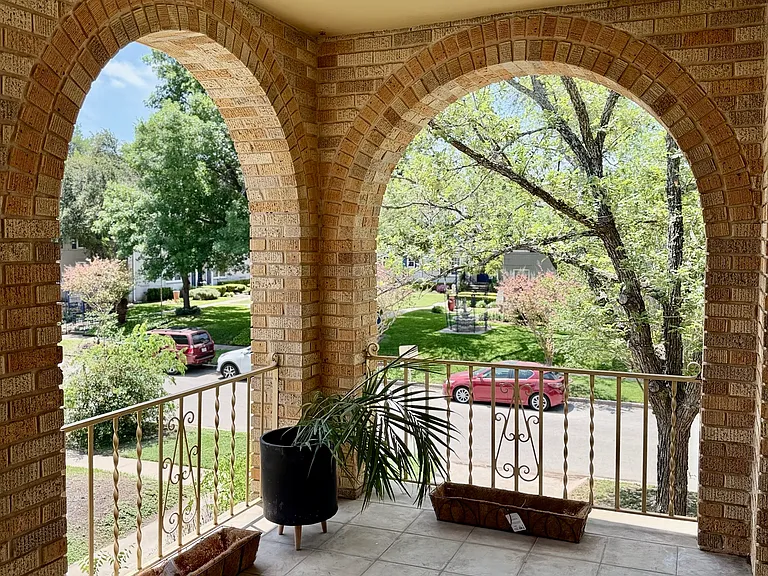 325 E Rosewood Ave — Photo 11