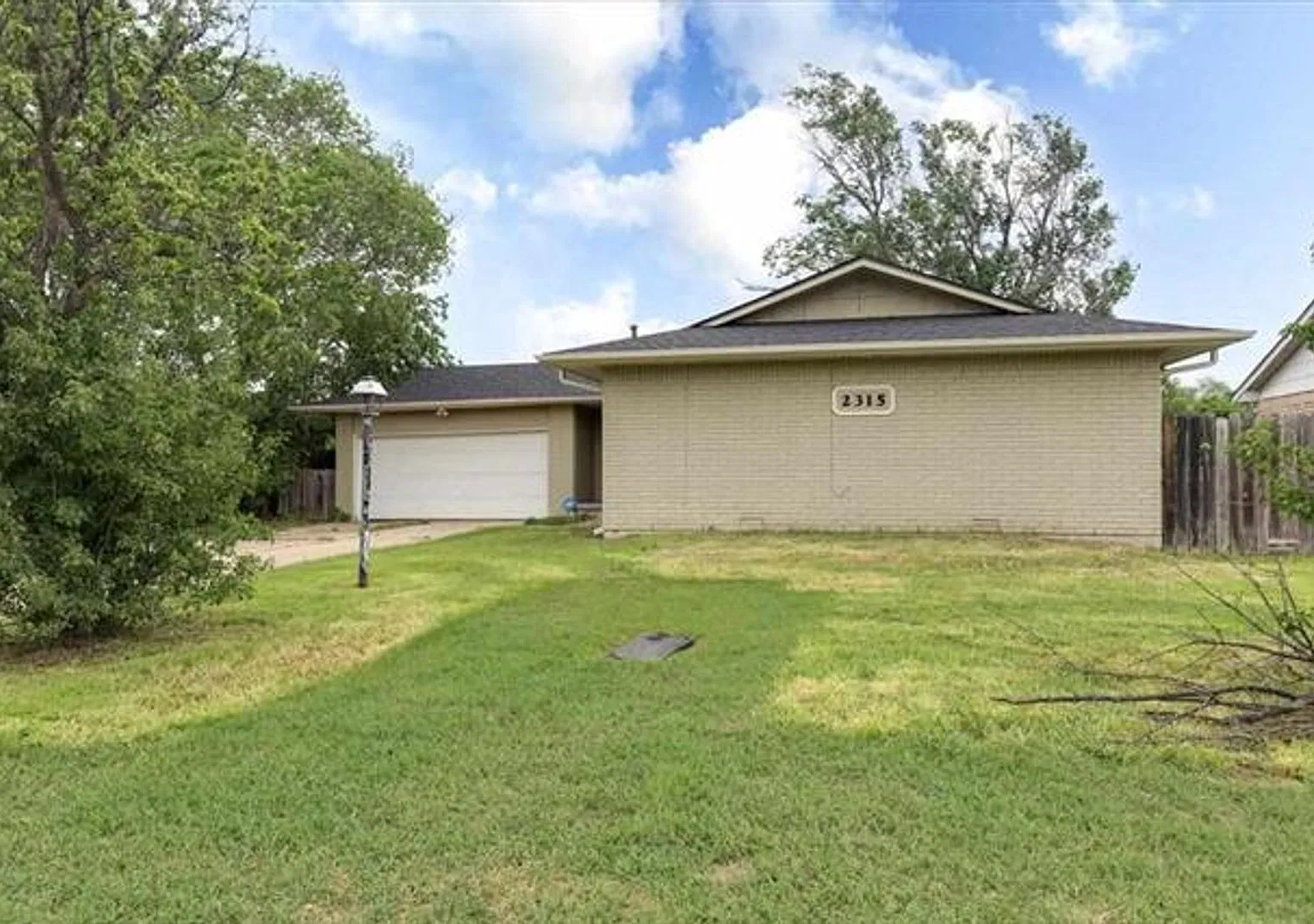 3 Bedroom, 1.5 Bath Beauty! — Photo 1
