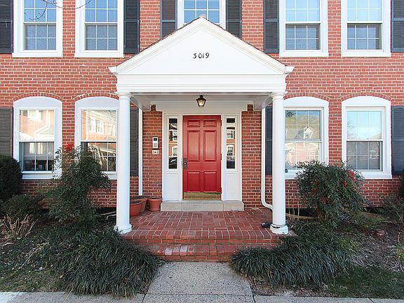 3rd image of 3019 S Buchanan St APT C2