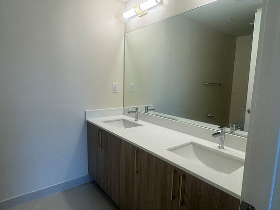 4th image of 26600 Rosewood Pointe Dr #B-307