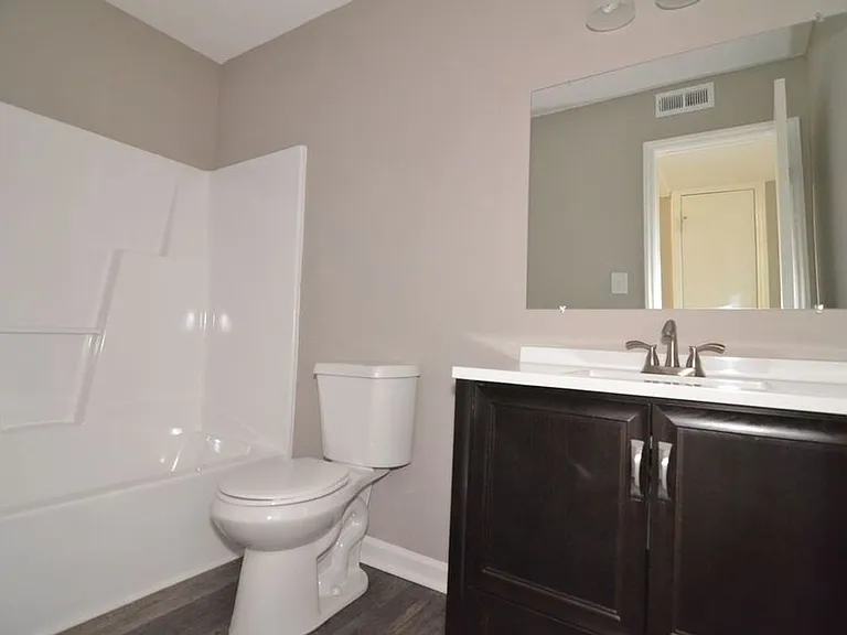 704 McMakin St — Photo 18