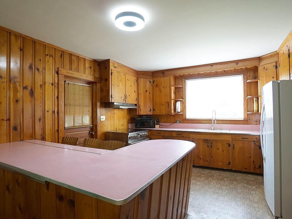 37th image of 131 King Rd