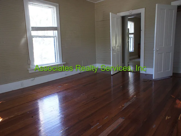 115 NE 9th St — Photo 2