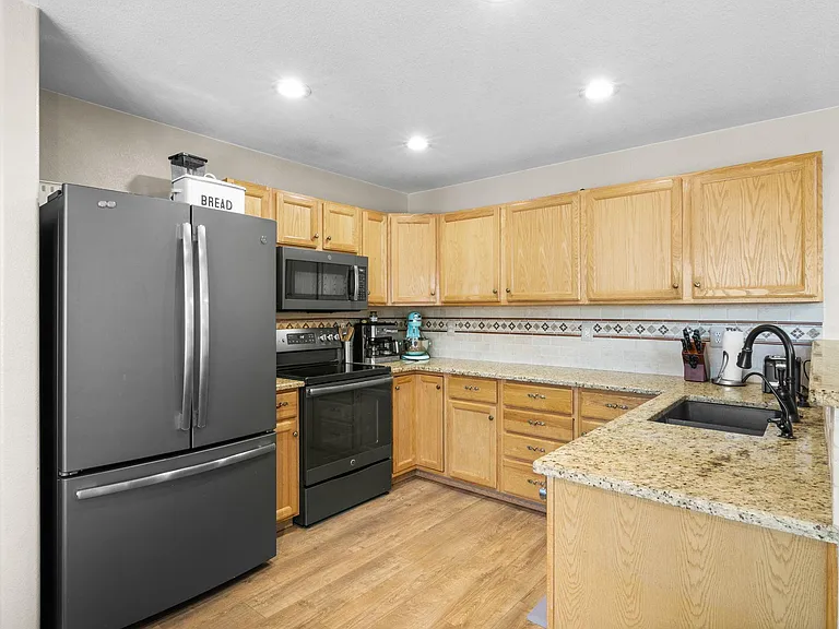 2771 Calkins Pl — Photo 19