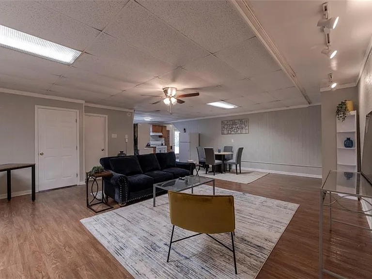 2560 Piney Wood Ln #3 — Photo 7