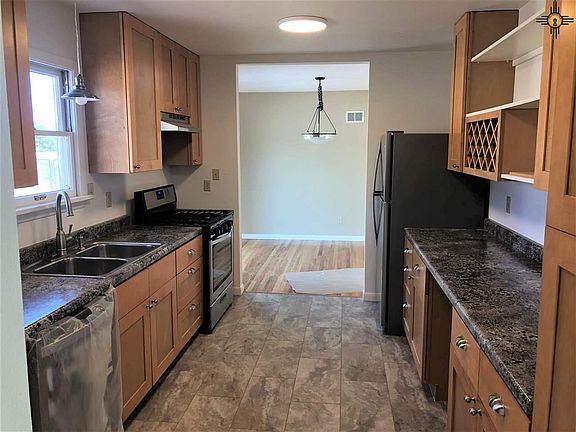 3rd image of 1604 Linda Dr