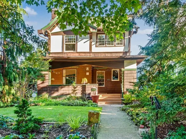 52 Crestview Rd, Columbus, OH 43202