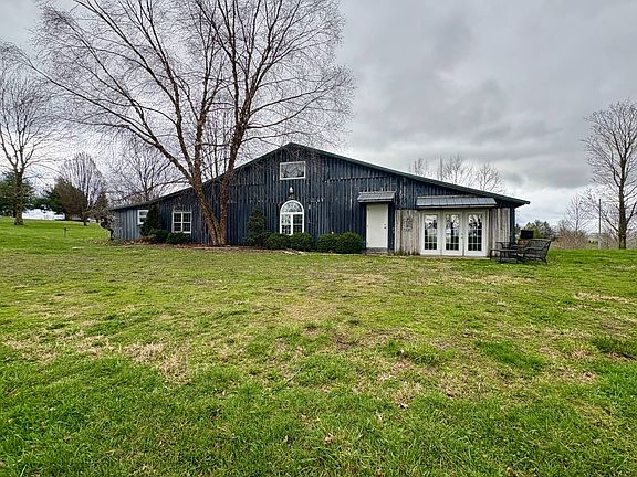 2nd image of 2373 Lincoln Park Rd
