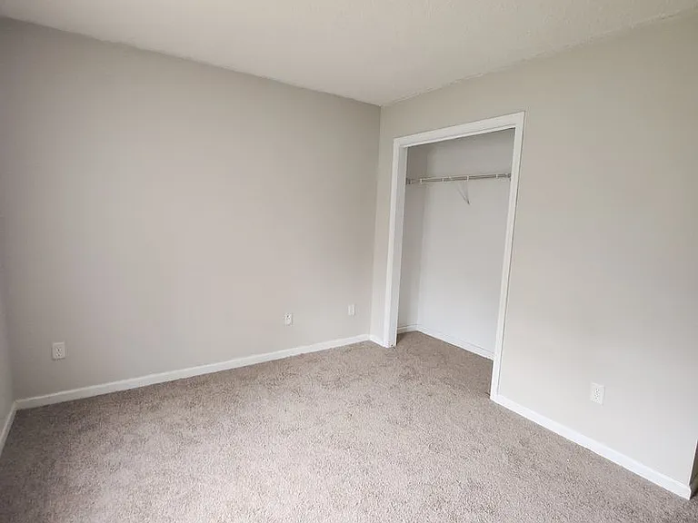 3000 Fairglen Rd — Photo 2