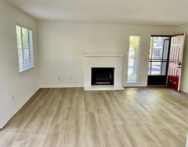 2 bed, 1000 sqft, $3,200 — Photo 4