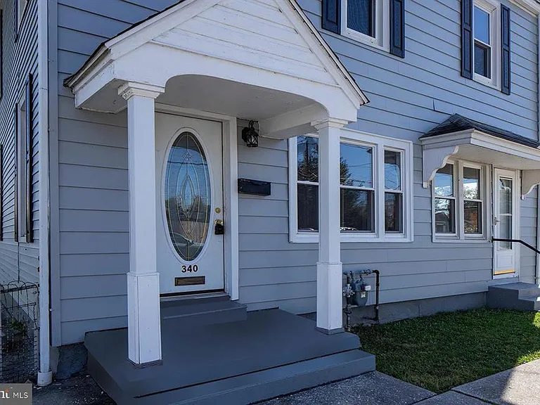 340 S Wood St — Photo 5
