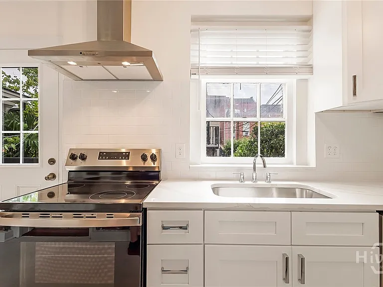 117 E Jones St #PARLOR — Photo 13