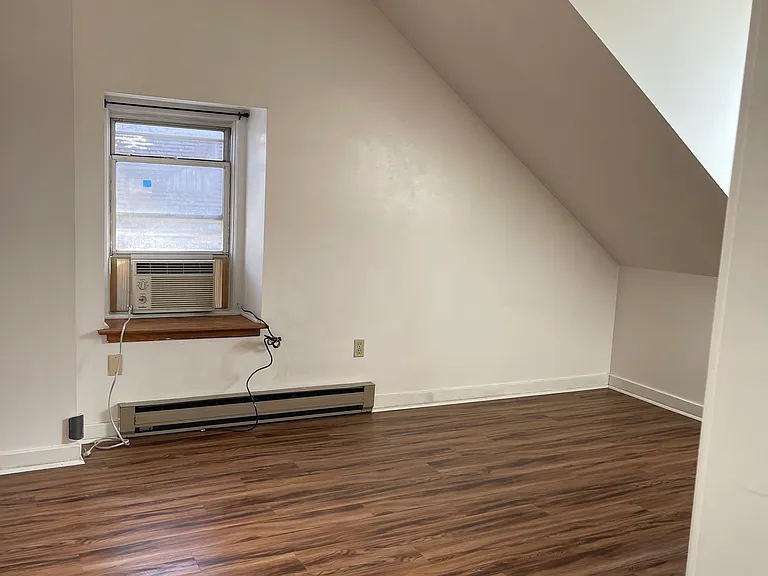 713 Front St #5 — Photo 6