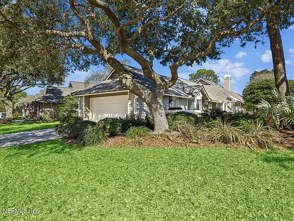 2nd image of 30 NORTHGATE Drive