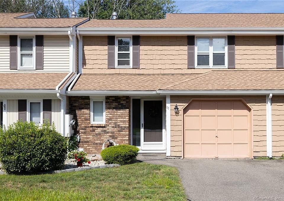 1st image of 11 Juniper Place #11