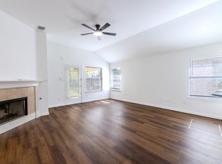 220 N Crossing Trl, Round Rock, TX 78665