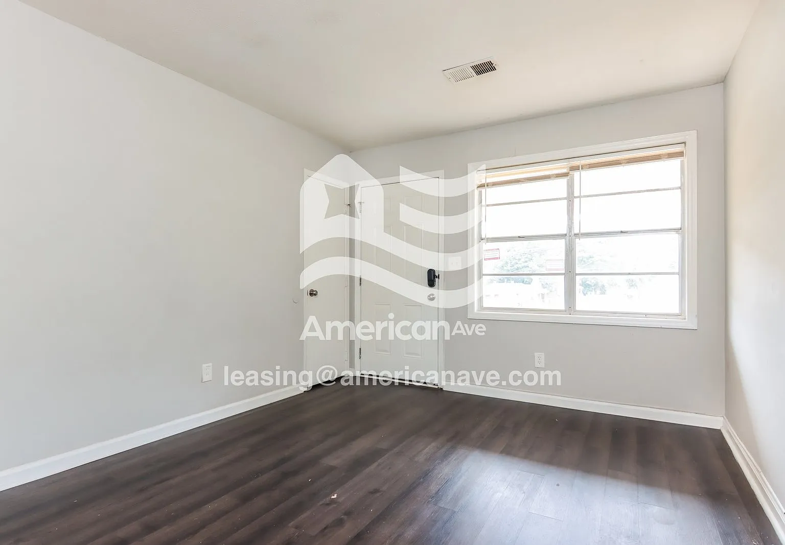 3 bed, 1.0 bath, 974 sqft, $835 — Photo 3
