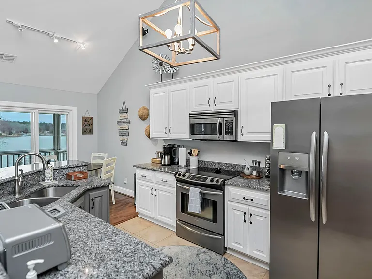 215 Mariners Pointe Rd — Photo 38