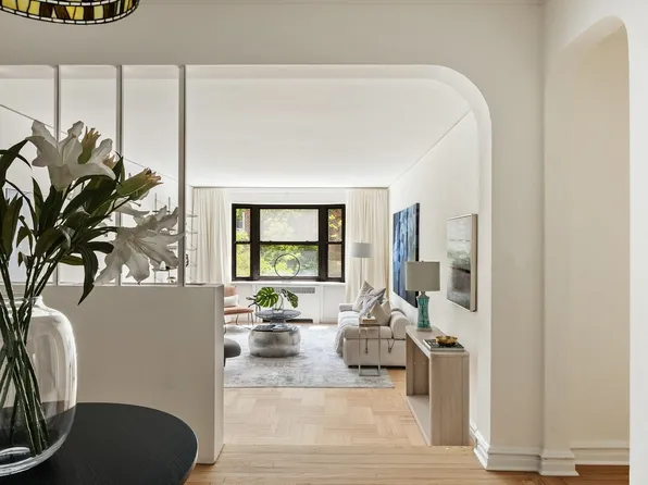 225 East 74th Street 4K image 3 of 19